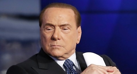 Berlusconi apre a primarie ma in riforma della legge elettorale. E attende la prima mossa di Gentiloni