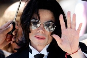 Film sulla vita Michael Jackson. La figlia: “Mi fa vomitare”