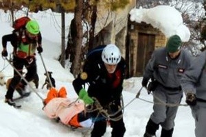 Neve e gelo, carabinieri soccorrono anziani nell’ascolano