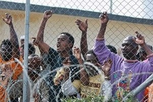 Migranti, parte assegnazione a Comuni: 500 euro a profugo. Già 2.400 sbarcati nel 2017, doppio 2016