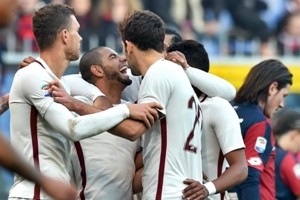 Calcio serie A: la Roma sbanca Marassi e la Lazio affonda il Crotone
