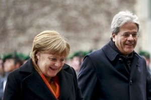 Gentiloni da Merkel: austerity finita, no a Ue a due rigidità. “Immigrazione? Non c’è lavoro comune”