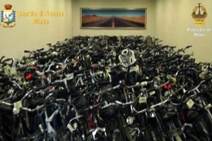 Nel Milanese trovate in un capannone 500 bici rubate