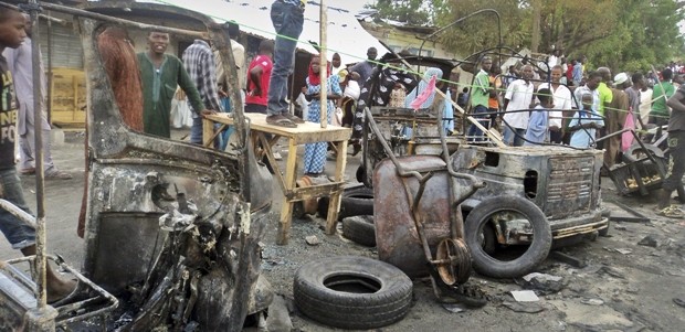 Nigeria, bombe per errore su un campo profughi: oltre 100 morti. Msf: “Attacco scioccante e inaccettabile”