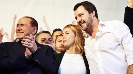 Salvini dà buca a summit: non si doveva sapere. Legista e Cav al telefono