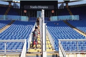 Calcio, via barriere divisorie allo Stadio Olimpico di Roma