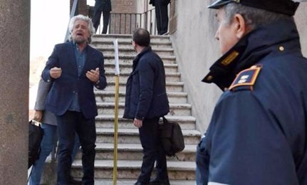 Grillo incontra Raggi in Campidoglio. Sul tavolo stadio, rimpasto di giunta e lotta intestina