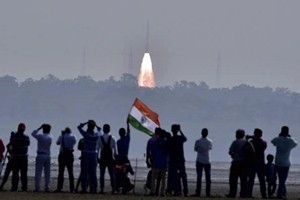 L'India mette in orbita 104 satelliti in un lancio, un record