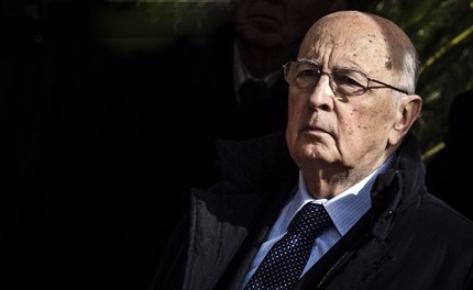 Napolitano dimesso da clinica riabilitazione, torna a casa