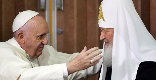 Un anno fa l’abbraccio tra Papa e Patriarca Kirill. Avdeev: rotto tabu, ora dialogo