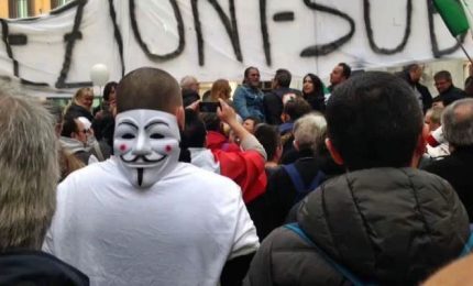 "Elezioni subito", "serve la ghigliottina": protesta a Roma
