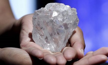 Scoperto diamante dal peso record di 706 carati