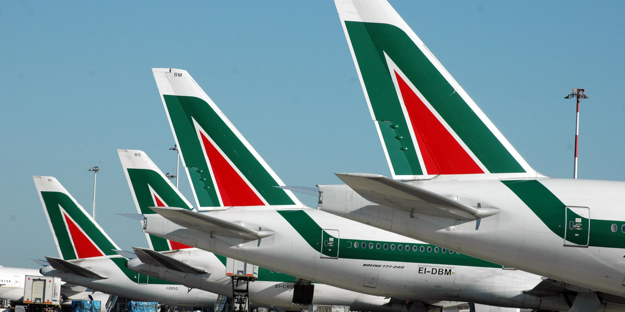 Alitalia, Calenda: abbiamo più di 3 offerte, le valuteremo