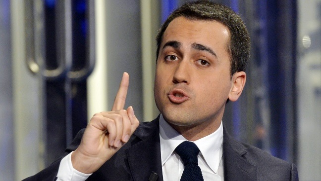 Di Maio si candida a premiership M5s: “Andremo a palazzo Chigi”