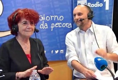 La ministra Fedeli canta "Bandiera Rossa" e "Bella Ciao"