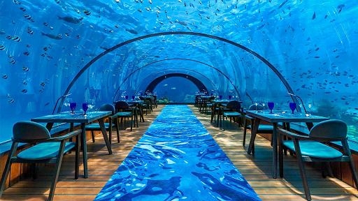 Alle Maldive il ristorante subacqueo più grande del mondo