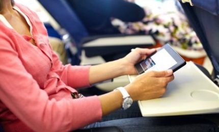 In Italia al momento no restrizioni pc e tablet in aereo