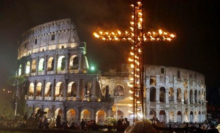 Guerre, migranti e sguardo femminile alla Via crucis del Papa