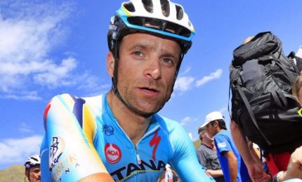 Astana al Giro, bici di Scarponi sull'ammiraglia