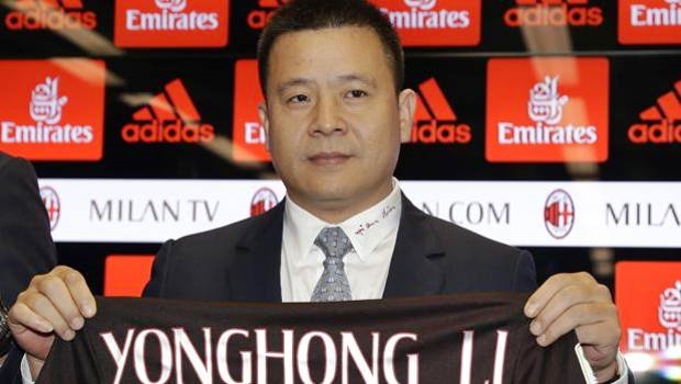Yonghong Li prende possesso dell’AC Milan e già pensa al futuro: Champions, stadio e ricavi