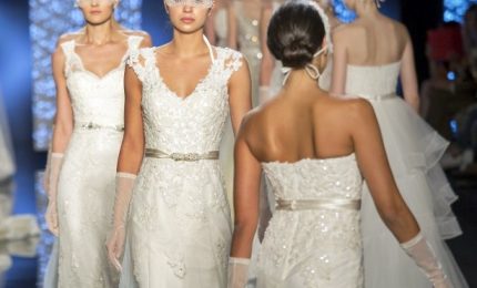 Romantici e contemporanei, il nuovo trend degli abiti da sposa