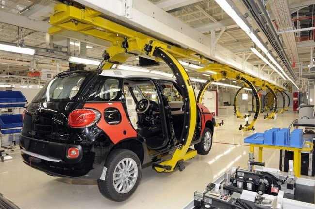 Crollo immatricolazioni auto Ue -55,1%, per Fca -76,6%