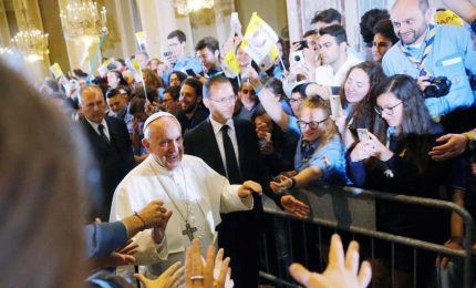 Genova abbraccia il Papa, in 100mila alla messa finale