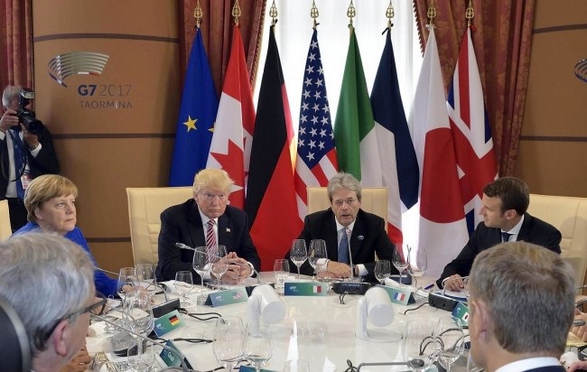 Tensione al G7 su questione migranti, Trump stoppa Gentiloni