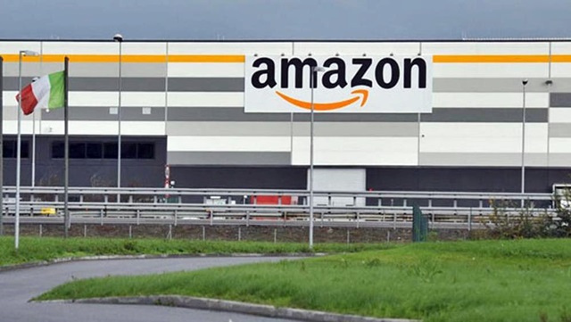 Amazon, Raggi e Renzi: è caos su polo logistico di Roma