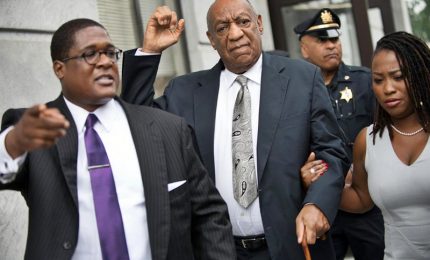 Bill Cosby libero, ma la procura pronta a un nuovo processo