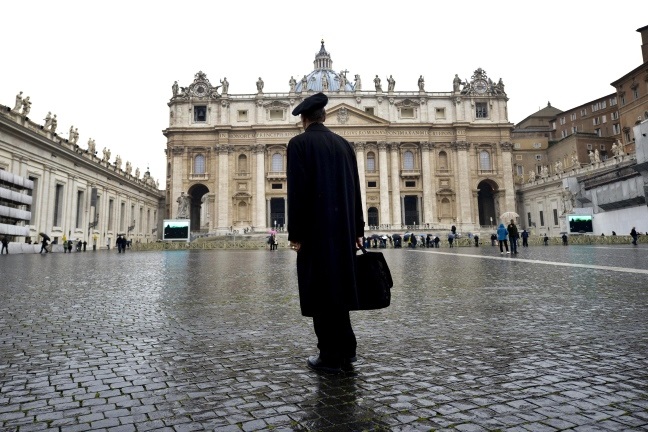 Pedofilia, il Vaticano responsablizza i vescovi del mondo