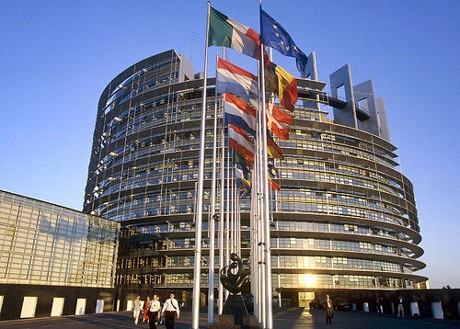 Ok Parlamento Ue su genitorialità, si spaccano eurodeputati Fi-Ppe