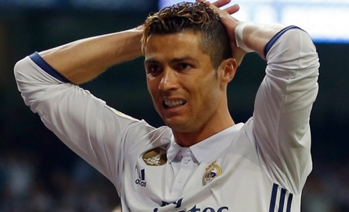 Stangata Cristiano Ronaldo, stop di 5 turni