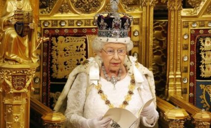 Oggi il discorso della regina alla Camera dei Lord: governo May molto debole