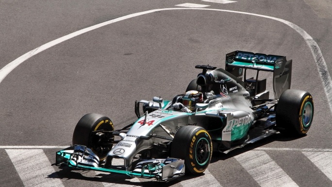 Doppietta Mercedes, vince Hamilton davanti a Bottas