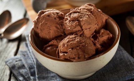 Il gelato al cioccolato, un dolce facilissimo