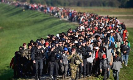 Ricollocamento migranti, stop a "paese di primo arrivo"