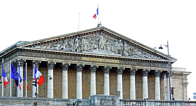 Elezioni Francia, Republique en March verso maggioranza assoluta. Destra e sinistra temono strapotere di Macron
