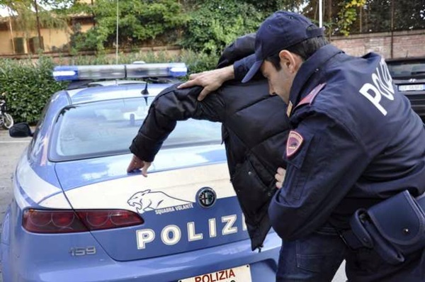 Violentata turista a Rimini, arrestato un venditore di rose originario del Bangladesh