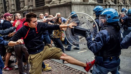 scontrimilano9352polizia