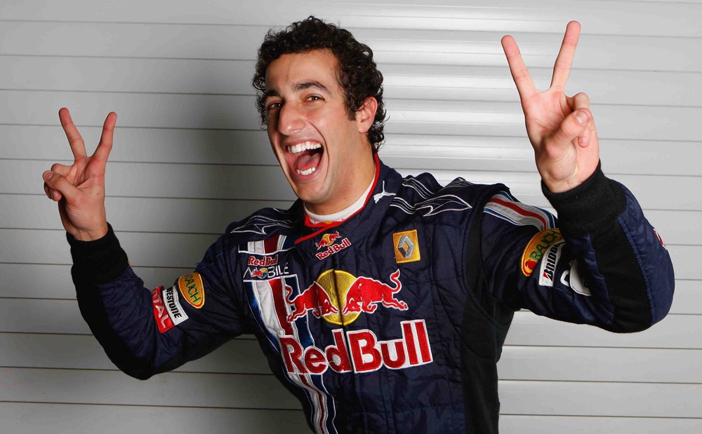 Ricciardo più veloce in seconde libere, poi Vettel
