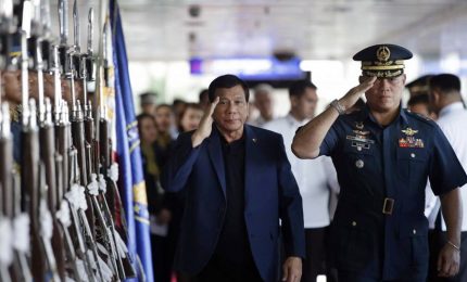 Filippine, prorogata la legge marziale. Scoppia la protesta