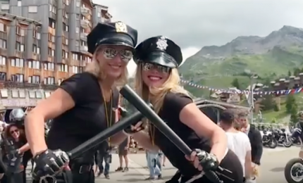 Il rombo di migliaia di Harley sulle Alpi francesi