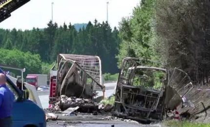 Germania, almeno 18 morti nell'incidente del pullman