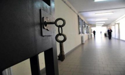 Agenti trovano smartphone in cella del carcere di Monza