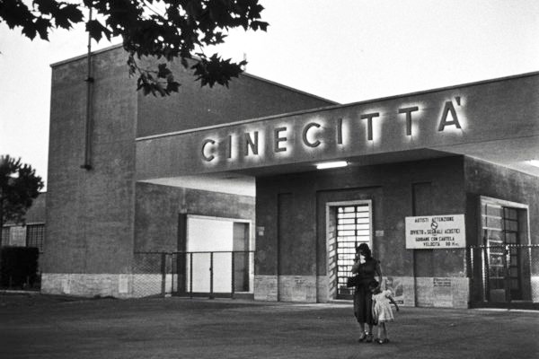 Cinecittà torna pubblica, acquisita da Istituto Luce