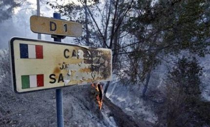 Sud Francia in fiamme, 10mila persone evacuate. "Origine dolosa"
