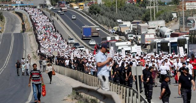 La marcia anti Erdogan lunga 450 km arriva ad Istanbul. E’ partita da Ankara il 14 giugno