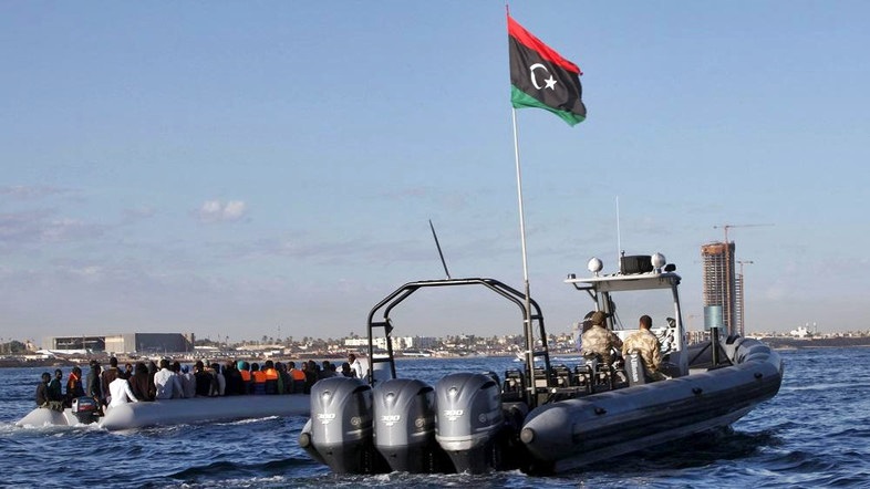 Via libera Governo a navi in Libia, Gentiloni: “fermare scafisti”