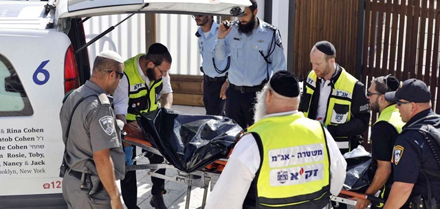 Attentato terroristico a Gerusalemme, morti due agenti. Abu Mazen chiama Netanyahu